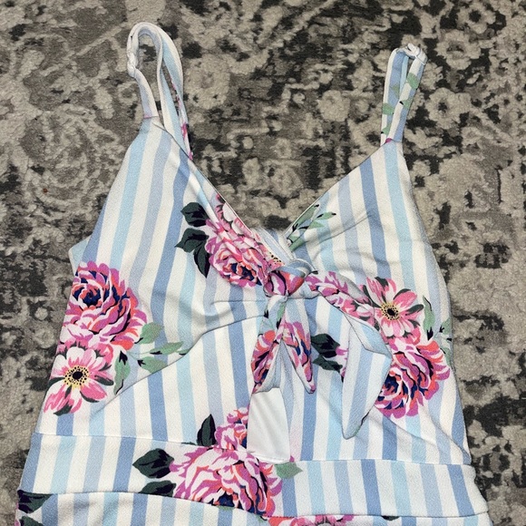 Romper - Picture 2 of 4